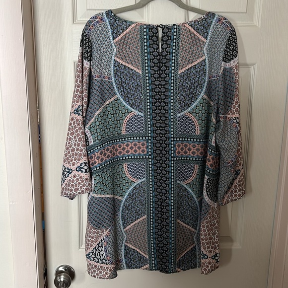 3/4 sleeve blouse in a patch work design in  a size XL - Picture 2 of 2